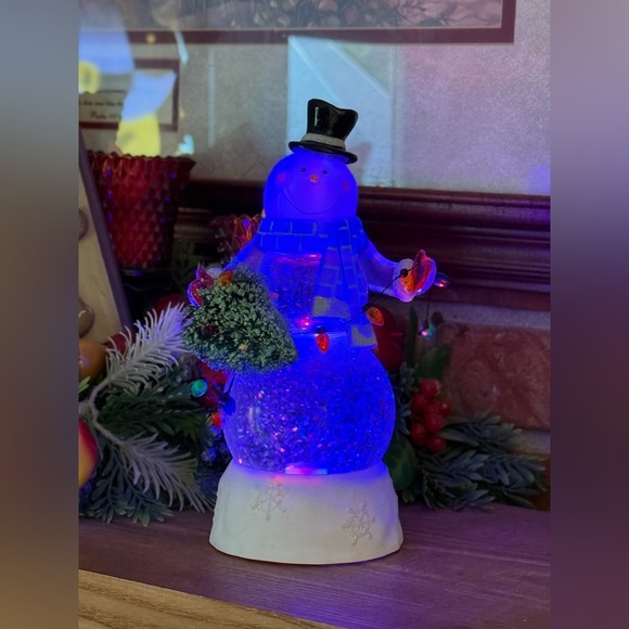 Festive Snowman Color Changing Light Up Snow Globe Christmas Decor - Picture 11 of 11